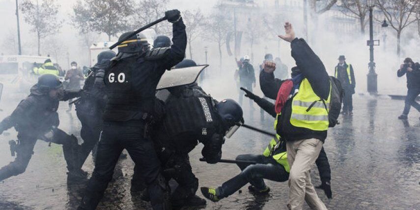 Racisme dans la police  - Page 18 Violences-policie%CC%80res-GJ-855x427